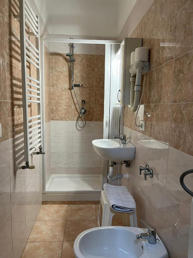 צ'לה ליגורה Hotel Villa Costa מראה חיצוני תמונה