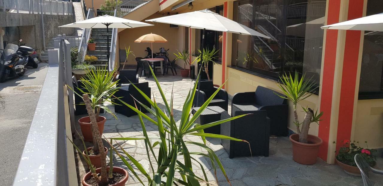 צ'לה ליגורה Hotel Villa Costa מראה חיצוני תמונה